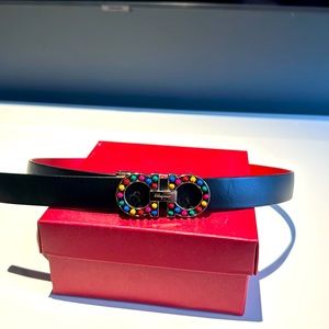 LIKE NEW Ferragamo reversible belt with multi colored clasp!